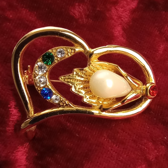 Open Heart Brooch with Teardrop Faux Pearl Flower & Crystal Crescent Moon - Picture 5 of 5